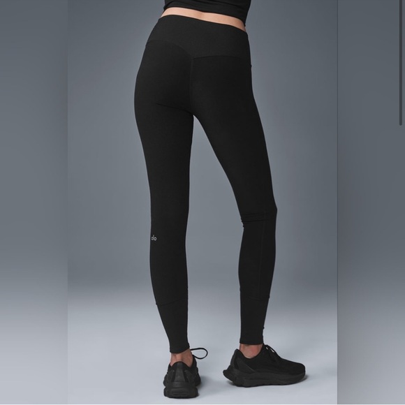 ALO Yoga Black Leggings - Picture 12 of 12